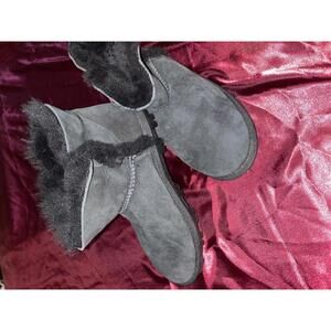 Warm cozy women’s sz 9 soft boots